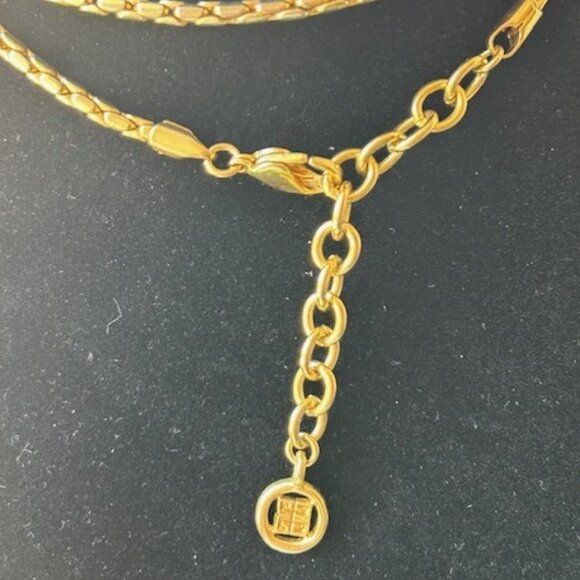 GIVENCHY Couture 4G Gold Snake Necklace - Picture 7 of 10